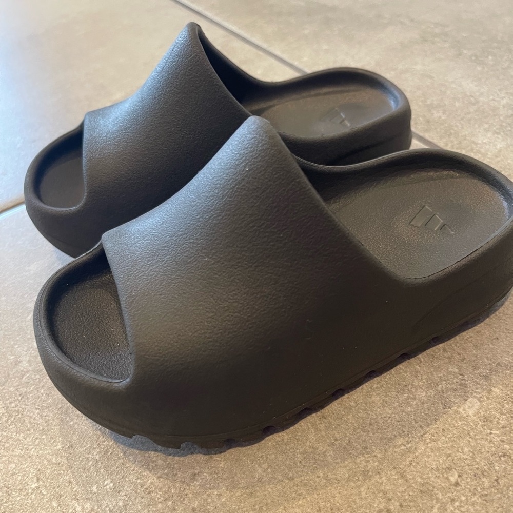 Kid Yeezy Slides